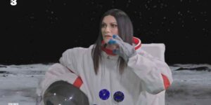 Laura Pausini co-conduttrice della prima puntata della nuova stagione di GialappaShow su Tv8