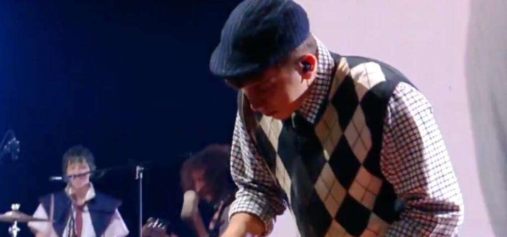 Esibizione mozzafiato de I Puncake con lo xilofono a X Factor 2024/ Manuel Agnelli critica il look: “Vestiti da provocatori”