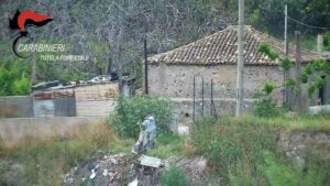 Il torrente Sant’Agata nel reggino: una discarica abusiva de rifiuti