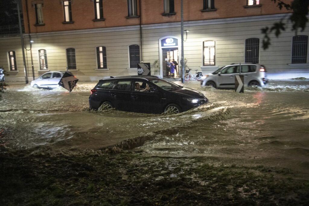 Evacuati più di 2.100 persone in Emilia Romagna a causa dell’alluvione, una vittima accertata