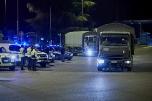 Un convoglio di camion russi, con militari e medici a bordo, è giunto in Italia per aiutare nella...