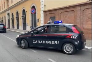 Anziani vittime di decine di truffe ed estorsioni: due misure cautelari disposte