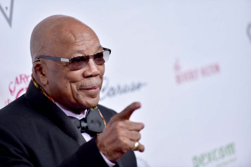 Il musicista e produttore Quincy Jones, noto per la sua collaborazione con artisti del calibro di...