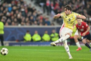 Vlahovic pareggia per il Lille contro la Juventus: 1-1
