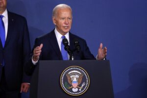 Biden assicura: “La transizione avverrà in modo pacifico e ordinato”