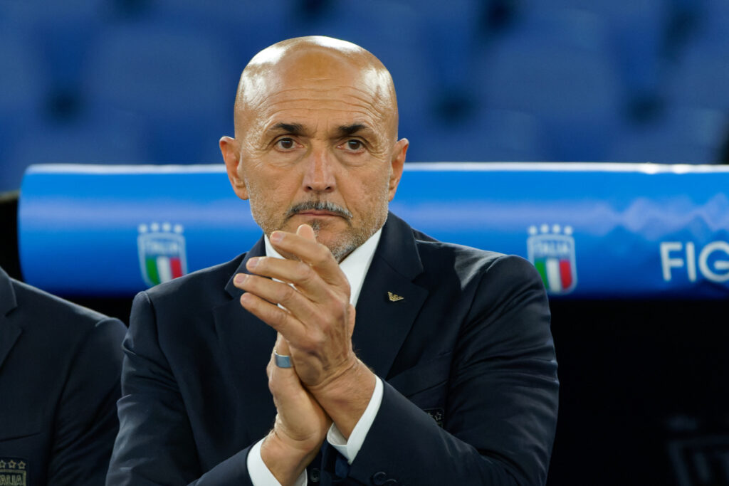 Luciano Spalletti, allenatore della Nazionale Italiana, si prepara per affrontare il Belgio e la...