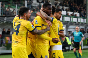 Il Parma vince la sfida salvezza contro il Venezia con una clamorosa rimonta.