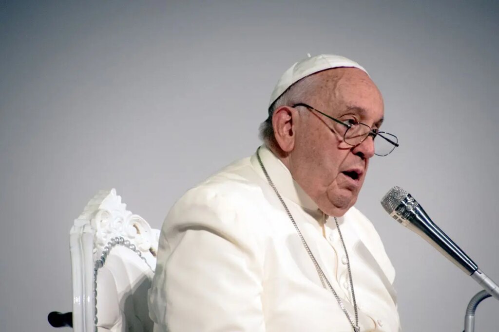 Il Papa Francesco ha recentemente visitato Trieste, esprimendo preoccupazione per la situazione in...