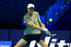 Al debutto alle Atp Finals, Sinner sconfigge De Minaur