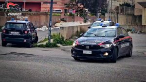 20enne arrestato a Reggio Calabria per nascondere arsenale in garage.