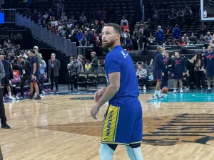 Curry guida Golden State alla vittoria contro i Pistons di Fontecchio