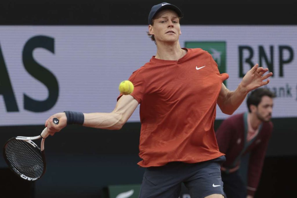 Sinner batte Ruud e vola in finale alle Atp Finals