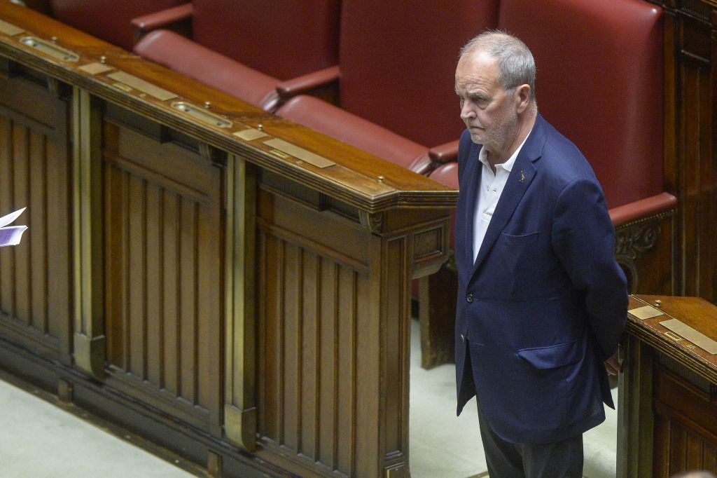 Il ministro Roberto Calderoli si è espresso sull'esame costituzionale dell'autonomia regionale...