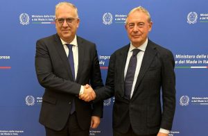 Incontro tra l’urso e il suo omologo greco Theodorikakos: approfondimento sul settore dell’automotive