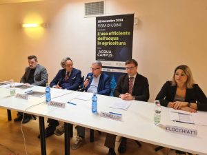 L'assessore regionale Stefano Zannier sottolinea l'importanza di gestire l'acqua per l'irrigazione...