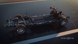 Stellantis presenta una nuova piattaforma multi-energia che consente di percorrere fino a 1.100 km
