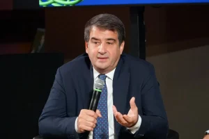 Commissione Ue approva nomina vice Fitto e Ribera: Meloni felice per la vittoria degli italiani