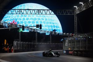 Mercedes domina le libere a Las Vegas, Ferrari costante