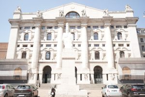 Ftse Mib apre in aumento a Piazza Affari, +0,64%