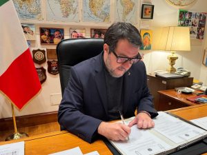 Il vicepremier e ministro delle Infrastrutture e dei Trasporti, Matteo Salvini, ha firmato la...