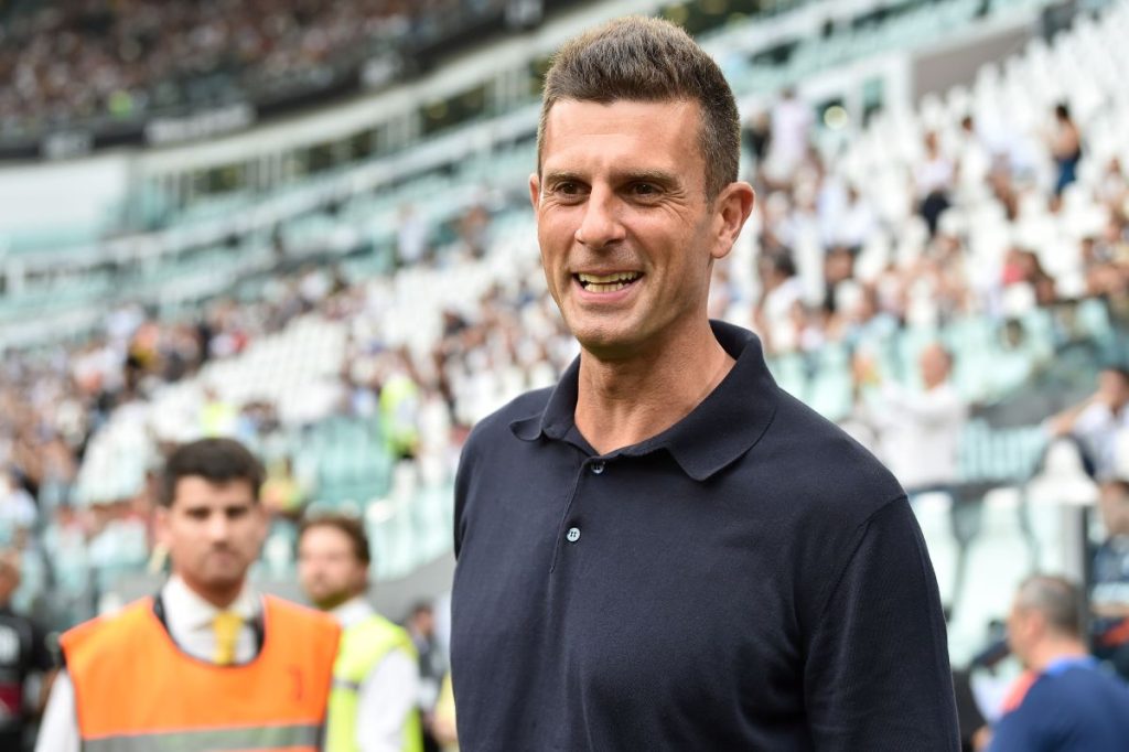 Il tecnoco della Juventus, Thiago Motta, si prepara per affrontare l'Aston Villa in Champions...
