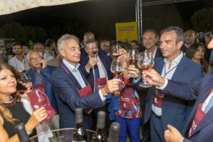 La prima giornata del Vinitaly and the city - Calabria in wine al Parco Archeologico di Sibari ha...