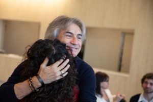 Luciano Ligabue ha donato una carica di speranza ai giovani pazienti oncologici del Cancer Center di...