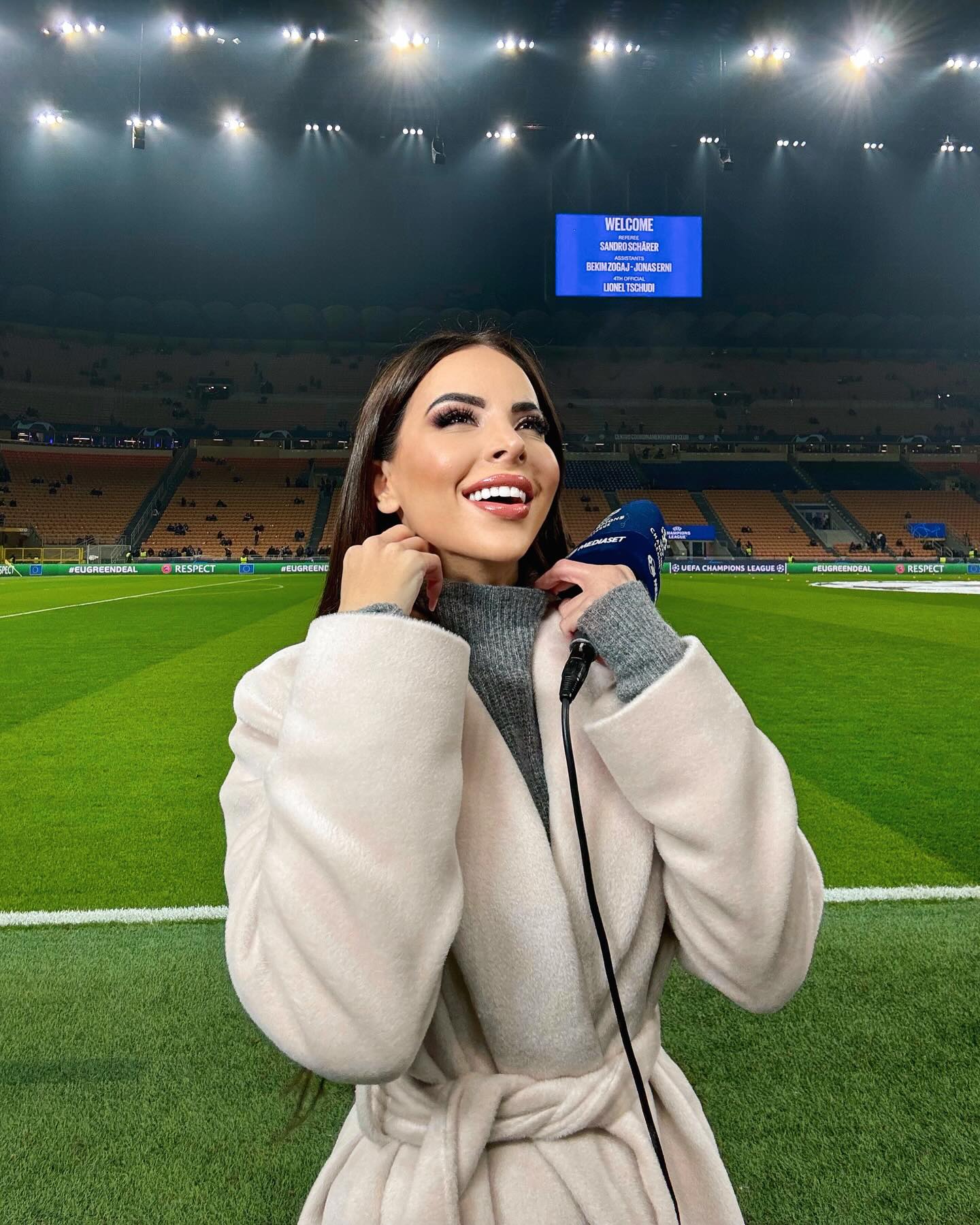 Marialuisa Jacobelli The Chaaaampions
Inter-Real Sociedad
0 degrees in San Siro...