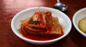 La nutrizionista Federica Amati ha svelato il potere dell'alimento kimchi contro l'obesità e il...