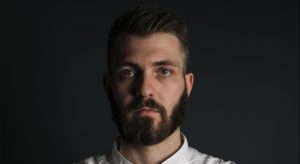 Matteo Vergine, giovane chef di successo, ha conquistato in breve tempo una stella Michelin e il...
