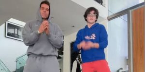 Ricky Martin ha condiviso un divertente video in cui balla con il figlio Valentino. I gemelli, nati...