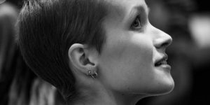 La giovane fotografa Liz Hatton, nota per lo scatto abbracciata da Kate Middleton, è purtroppo...