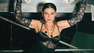 Emma difende la sua collaborazione con rapper critici *