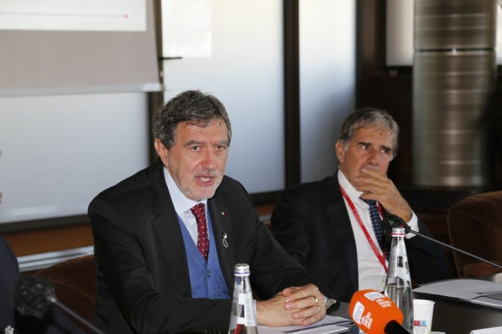 Innovazione e digitalizzazione: strategie per potenziare la competitività del settore produttivo abruzzese