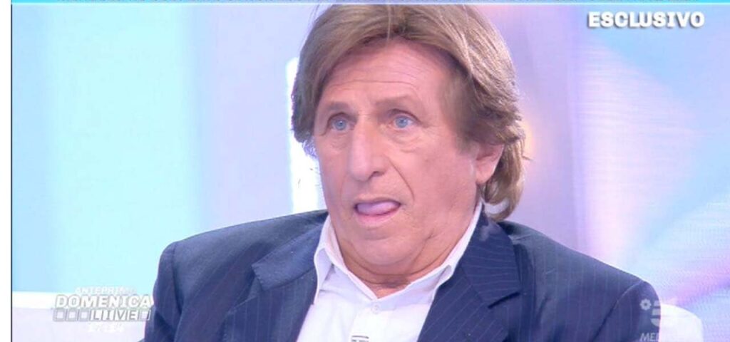 Paolo Mengoli, cantante italiano nato nel 1950, ha ottenuto successo sin dal 1968 e ha all'attivo 10...