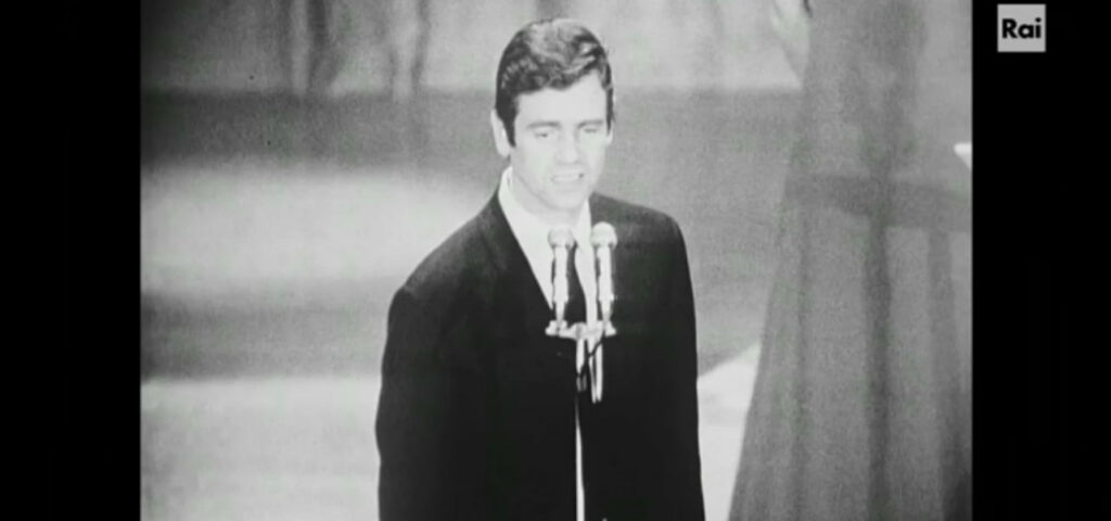 Sergio Endrigo, celebre cantautore italiano, è scomparso il 7 settembre del 2005 a causa di un...