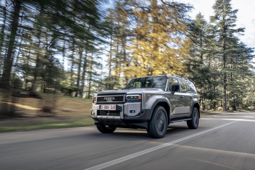 Il nuovo Toyota Land Cruiser presenta le caratteristiche distintive di qualità, durabilità e...