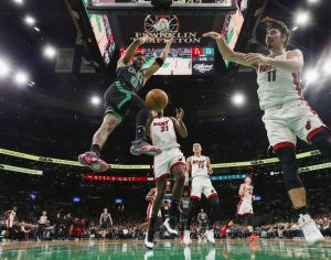 Boston domina Miami, vince Atlanta a poker e Lakers nettamente sconfitti