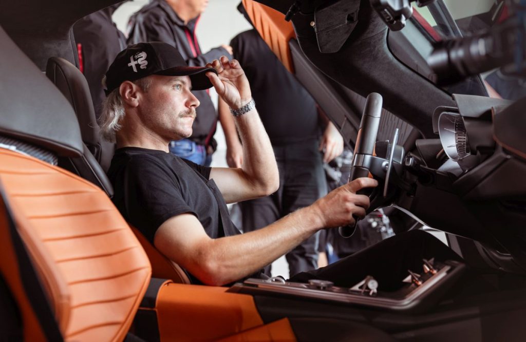 Il pilota di Formula 1 Valtteri Bottas ha testato la nuova Alfa Romeo 33 Stradale, esprimendo...