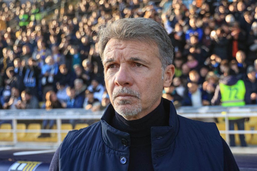 Marco Baroni, allenatore della Lazio, si prepara per il match di Coppa Italia contro il Napoli con...