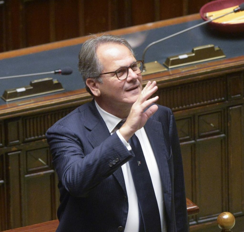 Il Presidente della Commissione Bicamerale per la Semplificazione, Saverio Romano, ha dichiarato che...