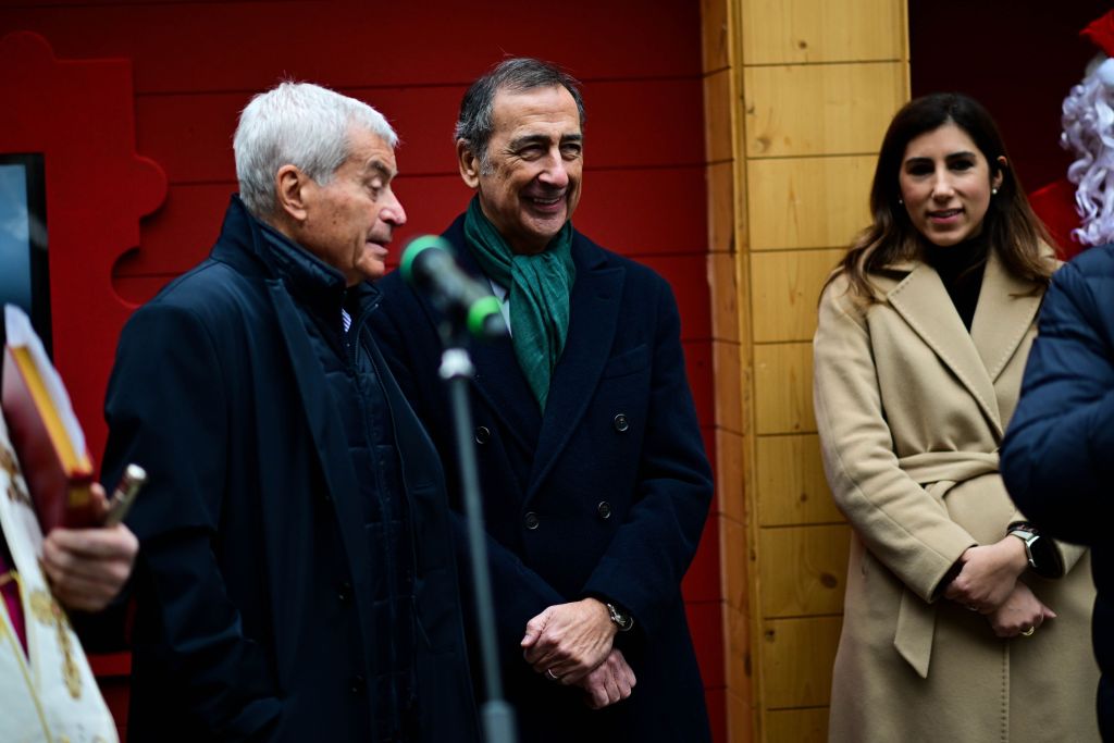 Il Mercatino di Natale in Duomo di Milano è stato inaugurato ufficialmente oggi, portando...