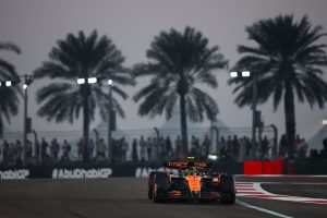 Le McLaren dominano nelle prove libere ad Abu Dhabi, Ferrari inseguita