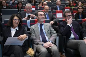 Fontana: Necessario aggiornare il modello sanitario, non solo le risorse