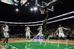 Boston trionfa contro Milwaukee, Lakers e Golden State in tre partite consecutive.