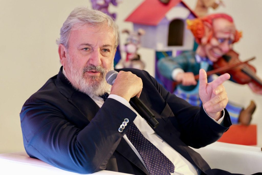 Il Carnevale di Putignano: un tesoro di cultura e bellezza, secondo Emiliano