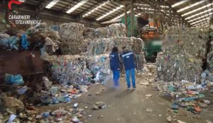 Impianto a Caivano sequestrato per gestione illecita dei rifiuti