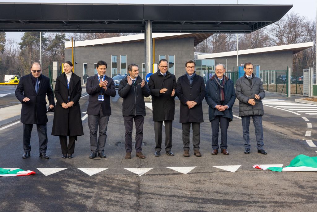 Il gestore degli aeroporti milanesi Sea ha inaugurato un nuovo parcheggio sicuro per mezzi pesanti a...