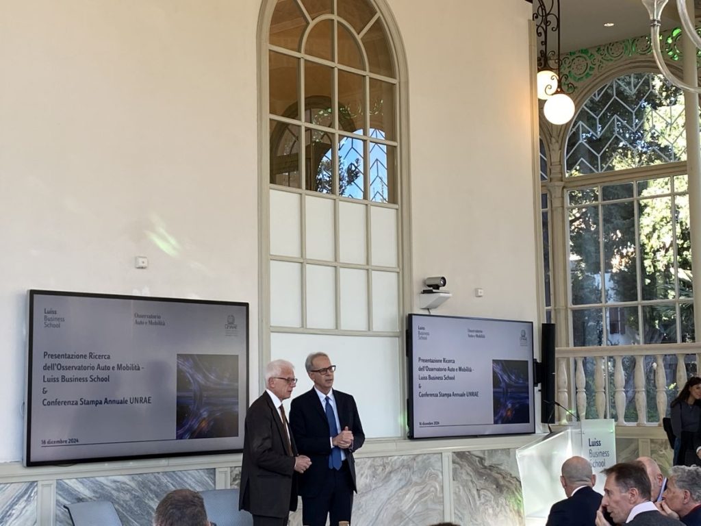 L'automobile sapiens sembra conquistare il mercato italiano, secondo la ricerca dell'Osservatorio...