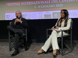 Il Festival Internazionale del Cinema di Pompei, nato nel 2025, celebra le identità culturali del...